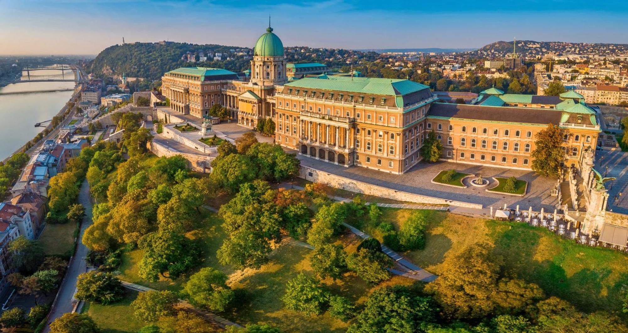 Beautiful Spacious Three-Room Suite Close To Buda Castle ブダペスト エクステリア 写真