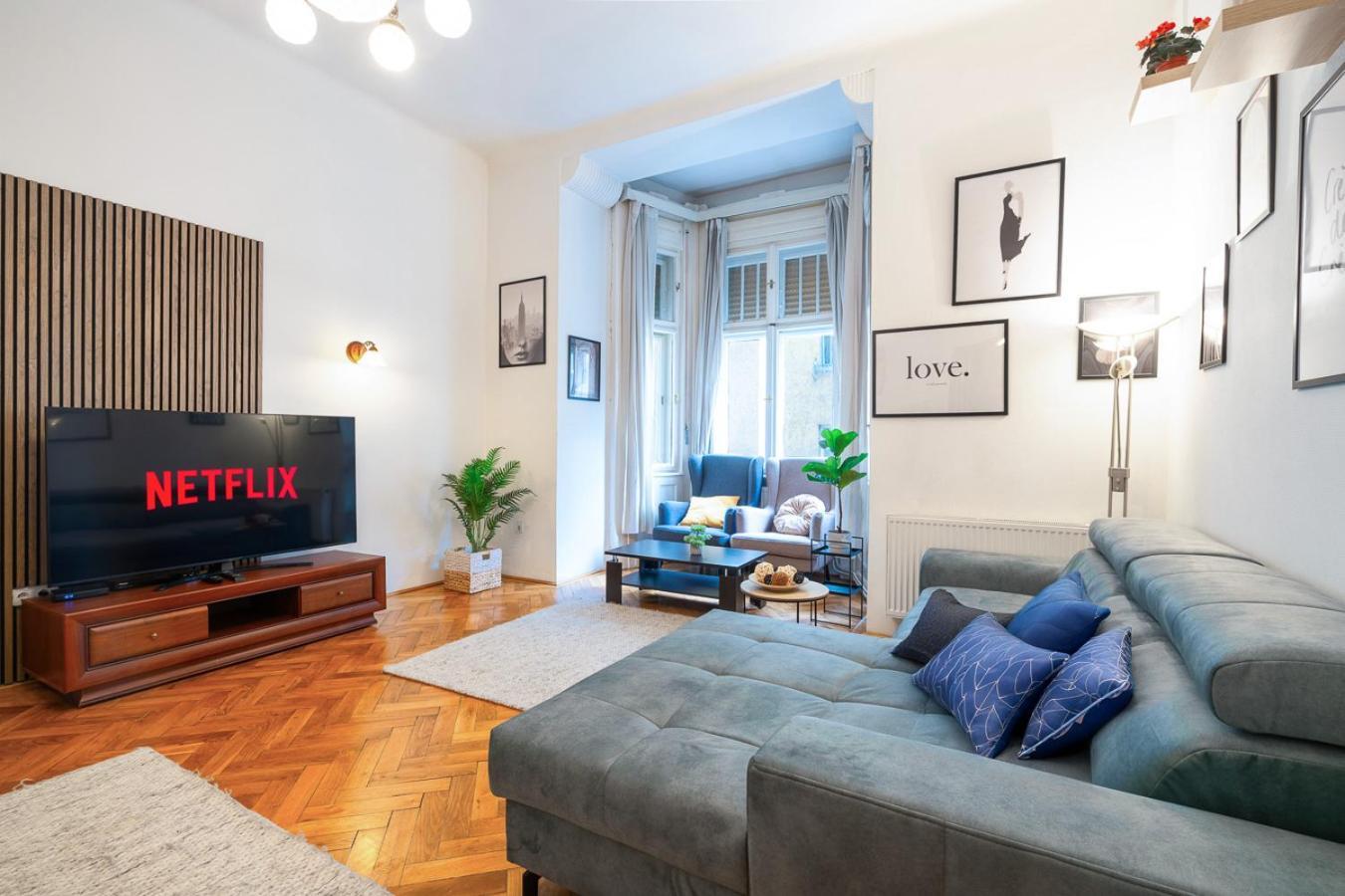 Beautiful Spacious Three-Room Suite Close To Buda Castle ブダペスト エクステリア 写真