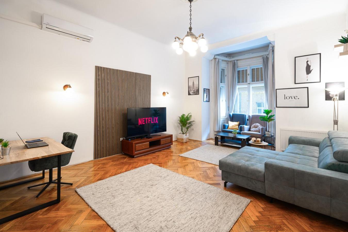 Beautiful Spacious Three-Room Suite Close To Buda Castle ブダペスト エクステリア 写真
