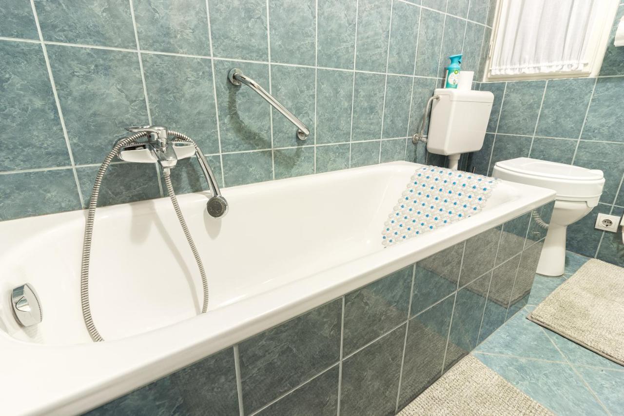 Beautiful Spacious Three-Room Suite Close To Buda Castle ブダペスト エクステリア 写真