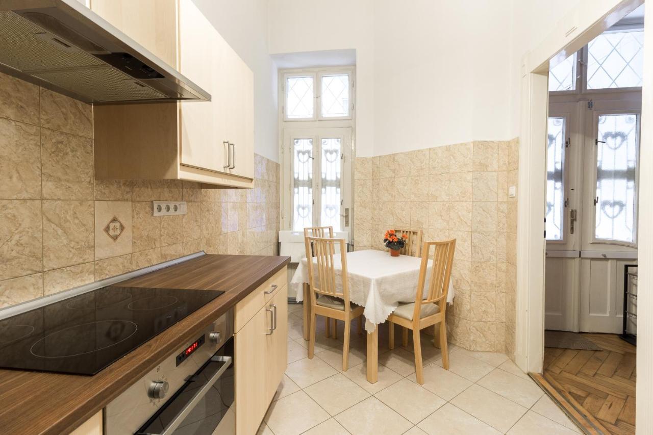 Beautiful Spacious Three-Room Suite Close To Buda Castle ブダペスト エクステリア 写真